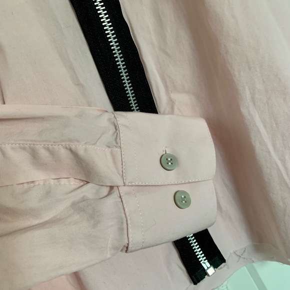 Dolce&Gabbana light pink logo shirt with a zip size Medium - Picture 6 of 8